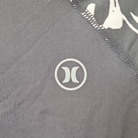 Hurley Black and White Floral Long Sleeve Tee - Picture 2 of 11